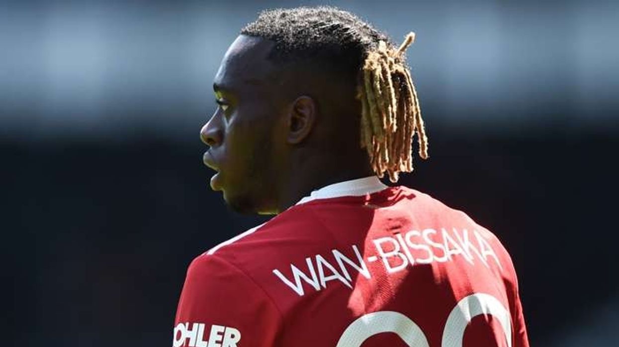 2021/10/aaron-wan-bissaka-man-utd-2021-22_1uwb1b13cfh8q17ofn329l9048.jpg