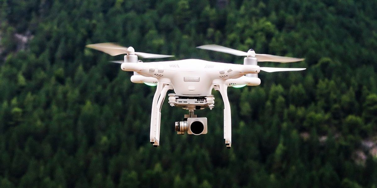 Ndalohet një shtetas i Gjermanisë në Strugë, ka filmuar me dron një objekt ushtarak Ndalohet një shtetas i Gjermanisë në Strugë, ka filmuar me dron një objekt ushtarak