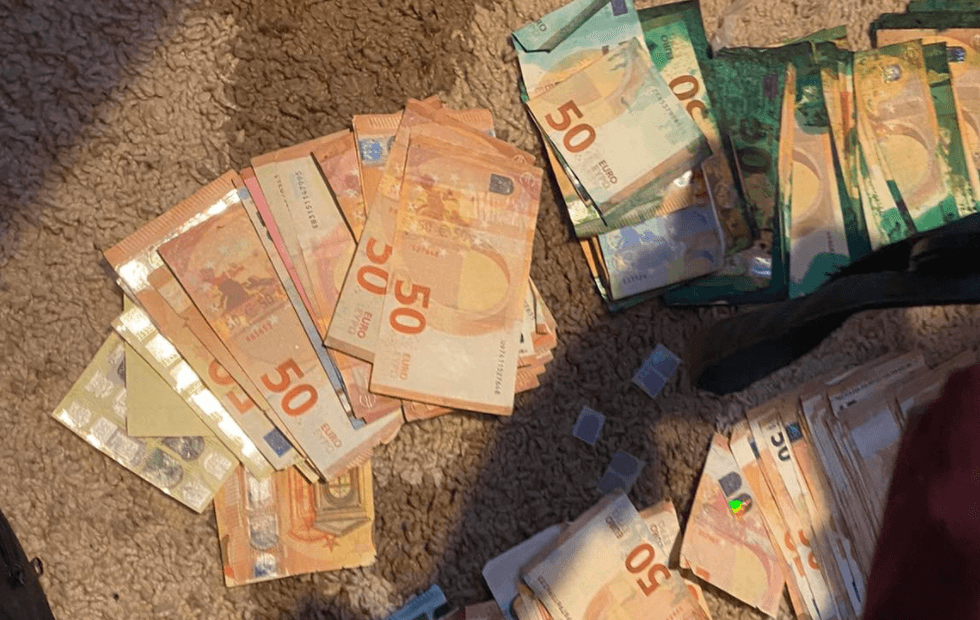 2021/10/euro-fals.png