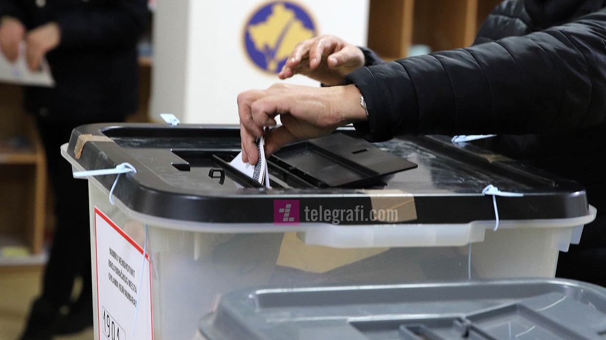 2021/10/votimet-ne-zgjedhjet-e-parakoheshme-2021-foto-Ridvan-Slivova-130.jpg
