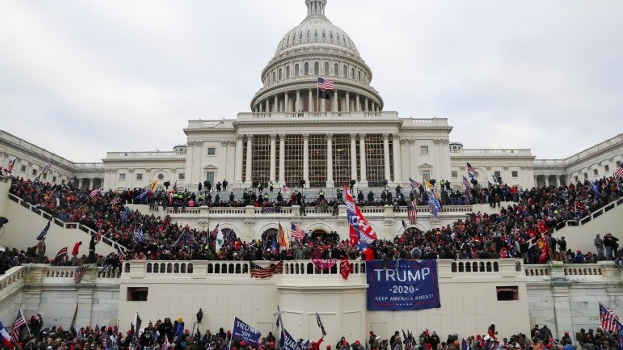 2021/11/2021-01-06T215425Z_727750389_RC2L2L994MFJ_RTRMADP_3_USA-ELECTION-TRUMP.jpg