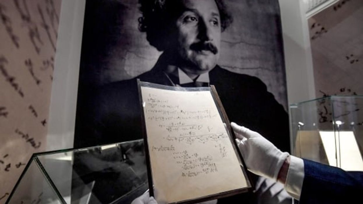 2021/11/211123-einstein-mb-0926-020144.jpg