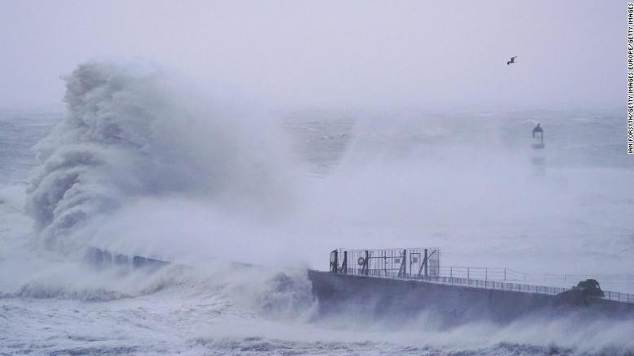 2021/11/211127103941-uk-weather-exlarge-169-e1638013888793.jpg