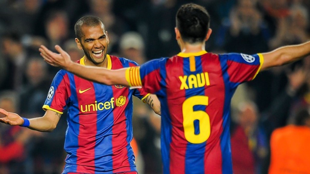 2021/11/Alves-Xavi-1.jpg