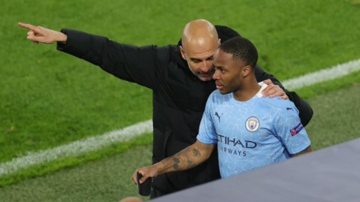 2021/11/guardiola-sterling.jpg
