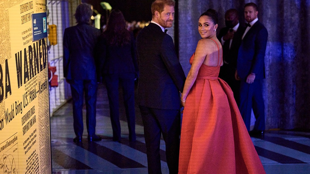 2021/11/meghan-markle-prince-harry-military-gala-t.jpg