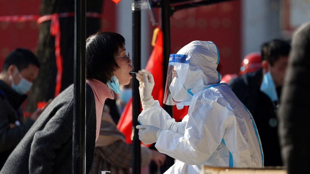 2021/12/china-locks-down-13-million-over-covid-19-e1640187229222.jpg