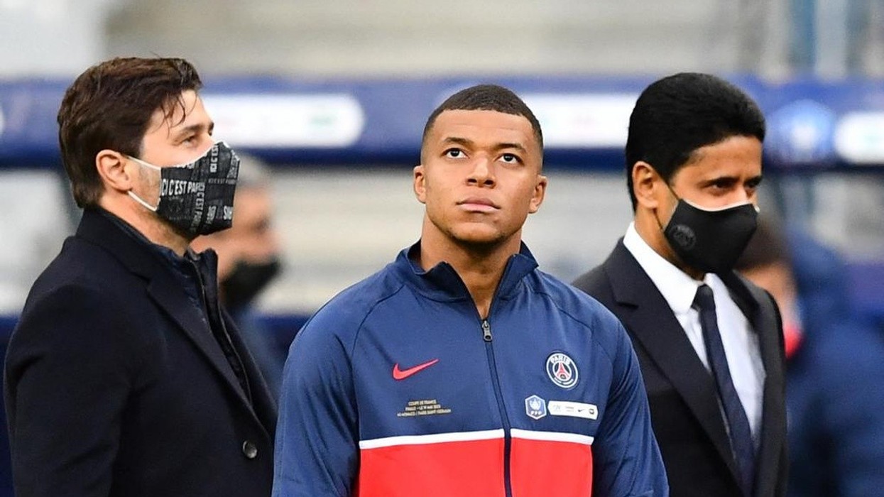 2021/12/goal_kylian-mbappe-nasser-al-khelaifi-psg_kylian_mbappe_nasser_al_khelaifi_psg_10g255kw7gp391nhhh2pautwpr.jpg
