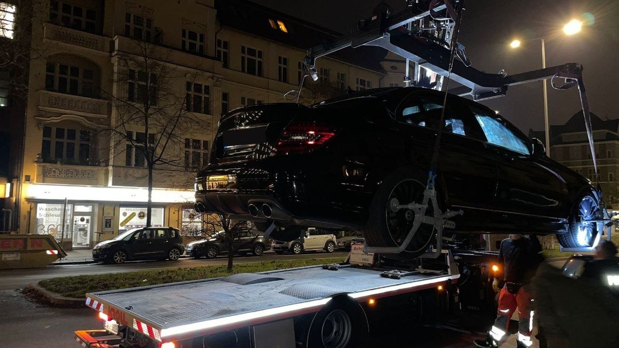 2021/12/Mercedes-C-Class-Germany-e1640552058455.jpg