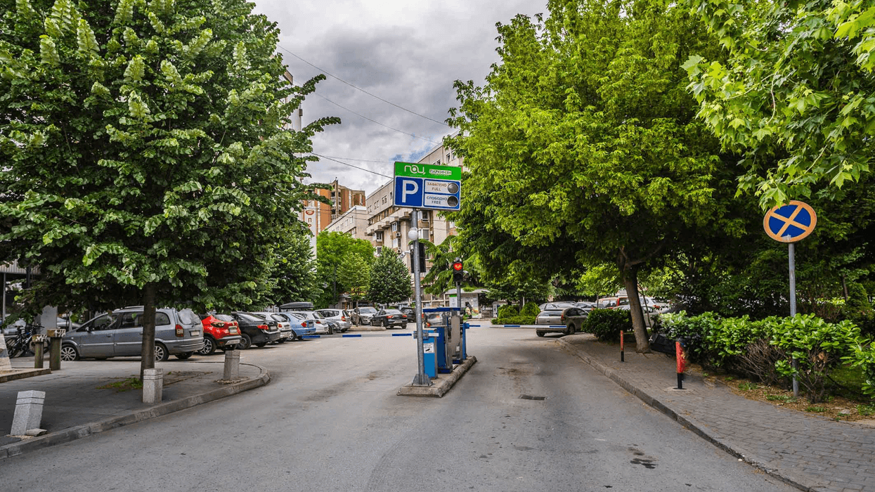 Parkim falas në Qendër të Shkupit për festat e Vitit të Ri dhe Krishtlindjeve Parkim falas në Qendër të Shkupit për festat e Vitit të Ri dhe Krishtlindjeve