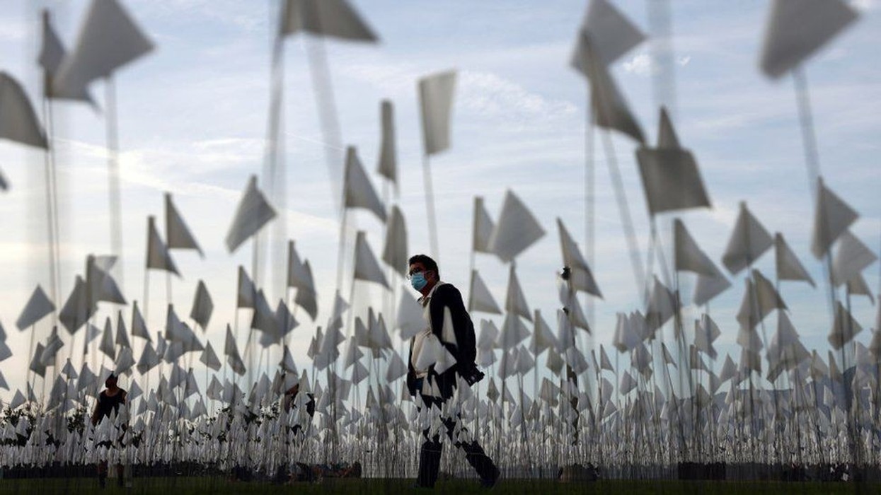2021/12/White-flags.jpg