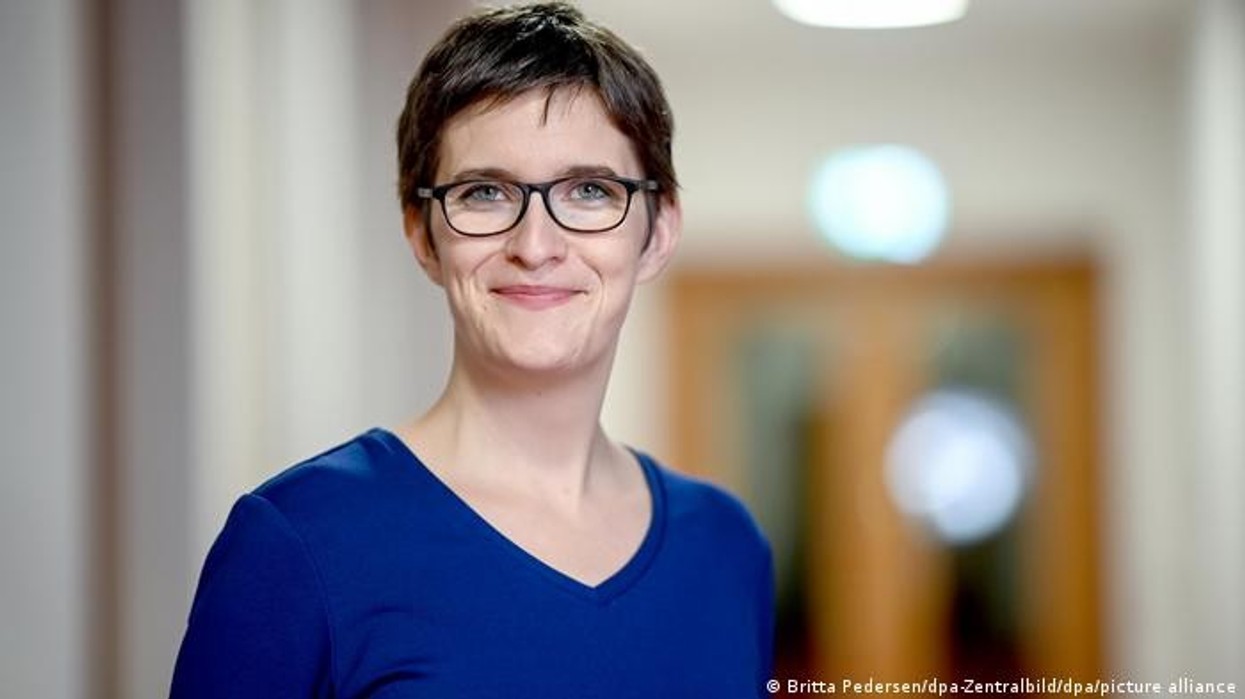 2022/01/Anna-Luhrmann.jpg