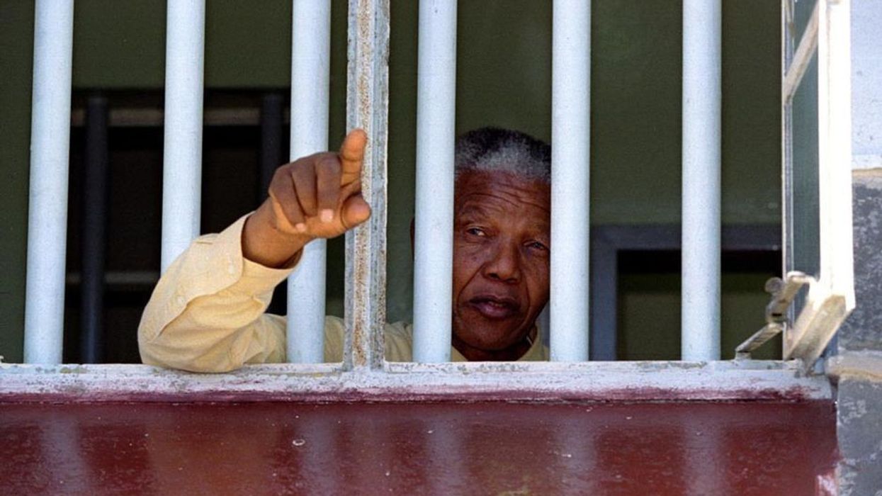 2022/01/Passer-une-nuit-dans-la-cellule-de-prison-de-Nelson-Mandela-c-est-desormais-possible.jpg