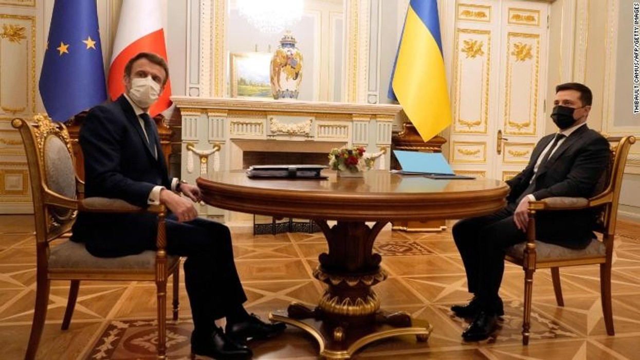 2022/02/220208114515-01-macron-zelensky-meeting-020922-exlarge-169-e1644337268196.jpg