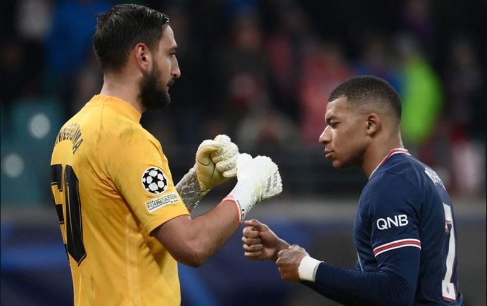 2022/02/Donnarumma-Mbappe.jpg