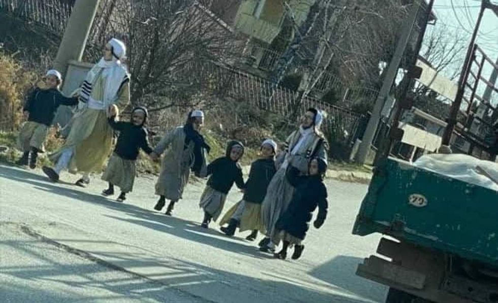 2022/02/lev-tahor.jpg