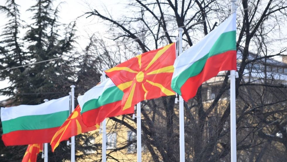 Maqedonia dhe Bullgaria nënshkruajnë marrëveshje për ndërtimin e tunelit në Korridorin 8, pjesë e projektit strategjik të NATO-s