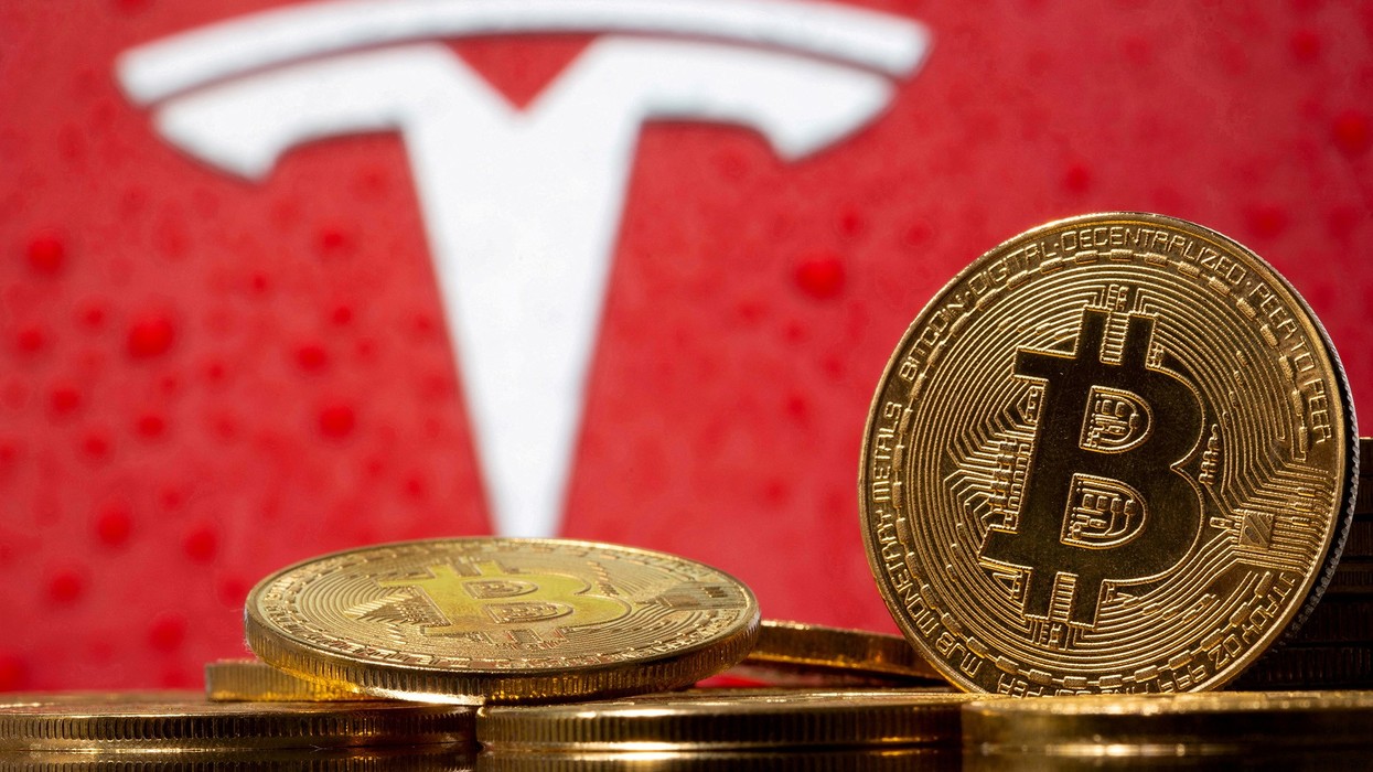 2022/02/tesla-btc.jpg