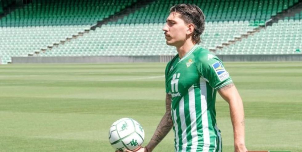 2022/03/hector-bellerin-real-betis_0.jpg