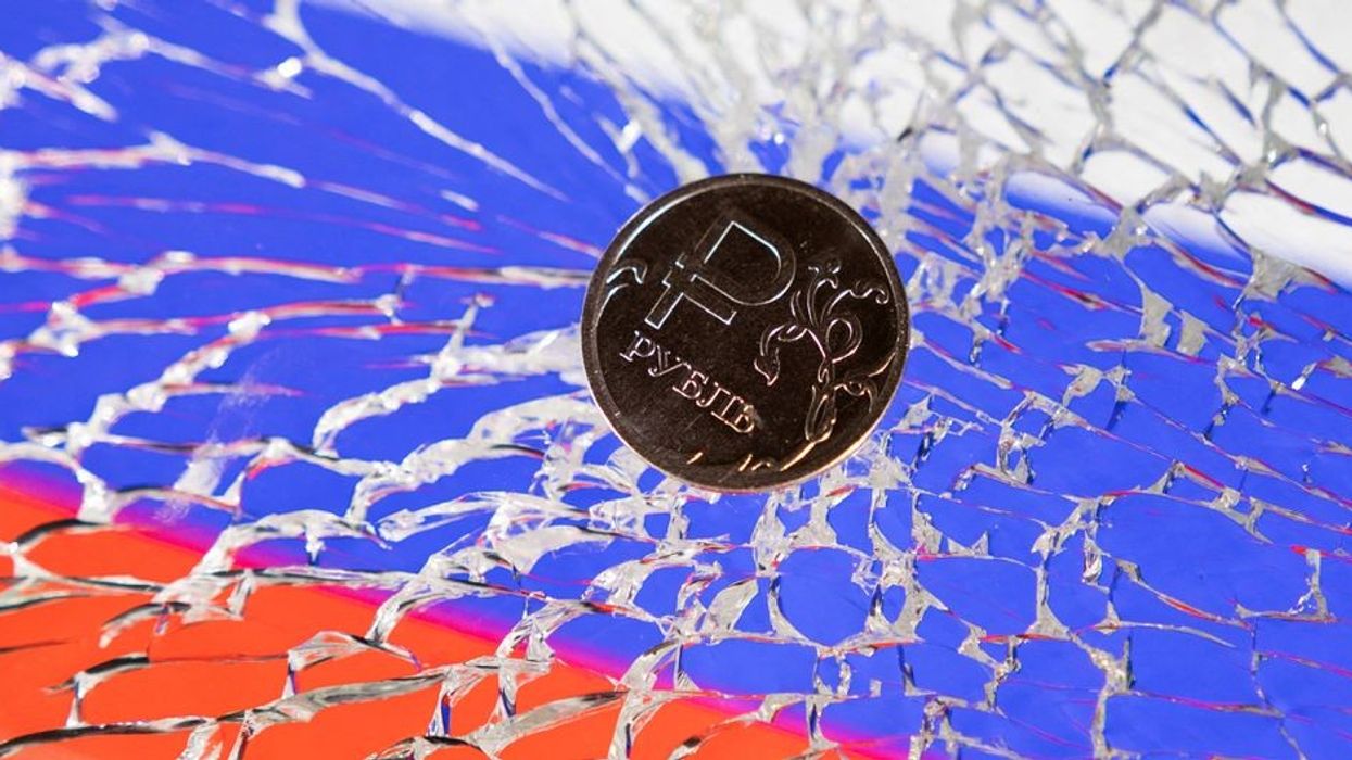 2022/03/ruble-crash-economy-russia.jpg