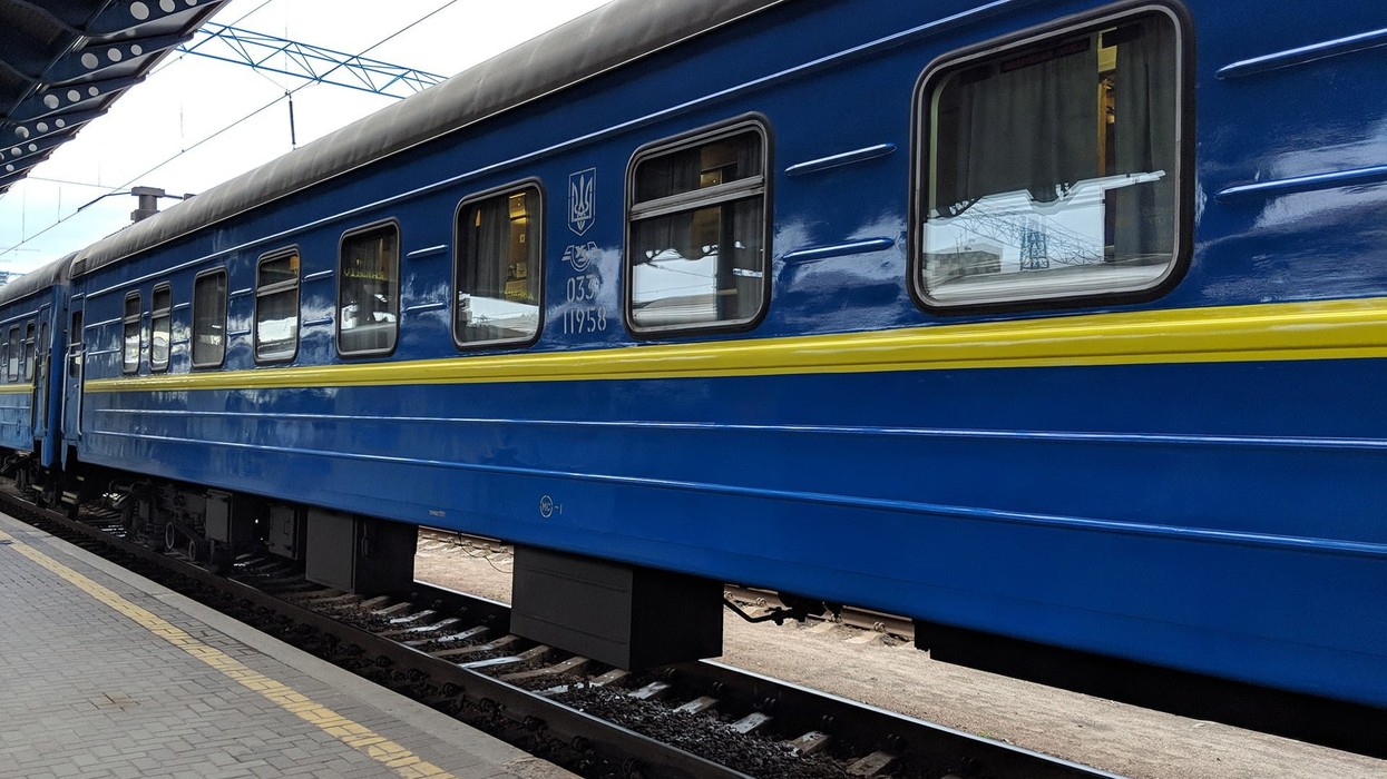 2022/03/ukrainian-trains-in-kyiv-e1647349617764.jpg