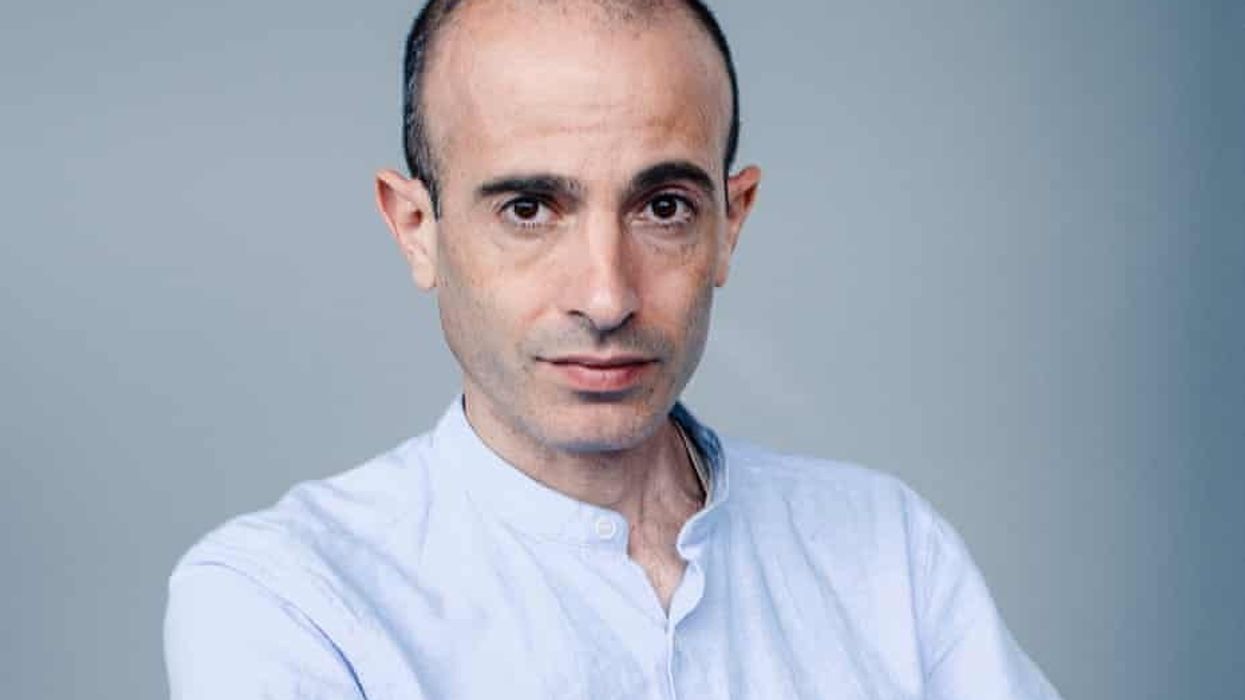 2022/03/Yuval-Noah-Harari-e1646221809181.jpg