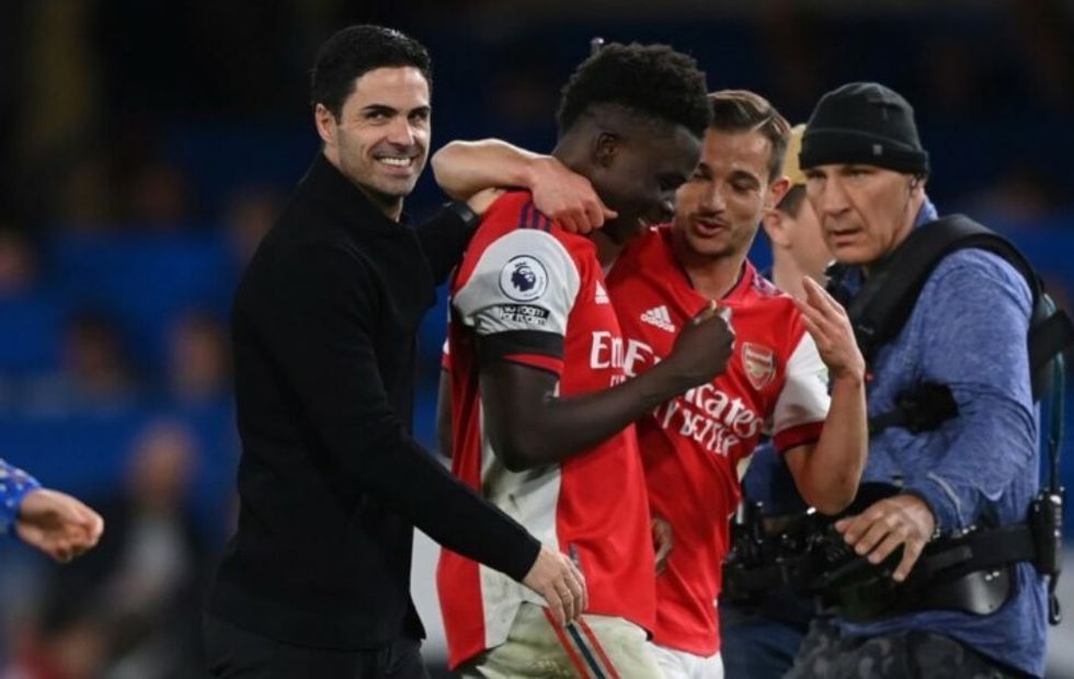 2022/04/arteta-saka.jpg