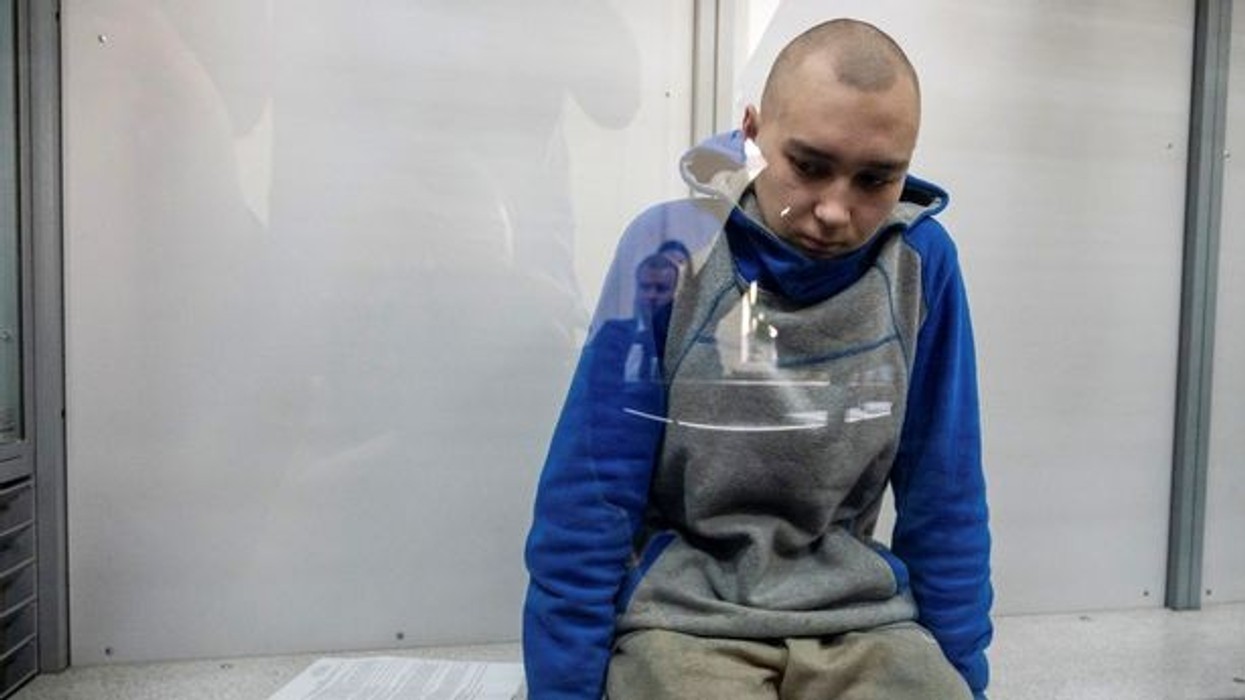 2022/05/1_Russian-soldier-Shishimarin-attends-a-court-hearing-in-Kyiv.jpg