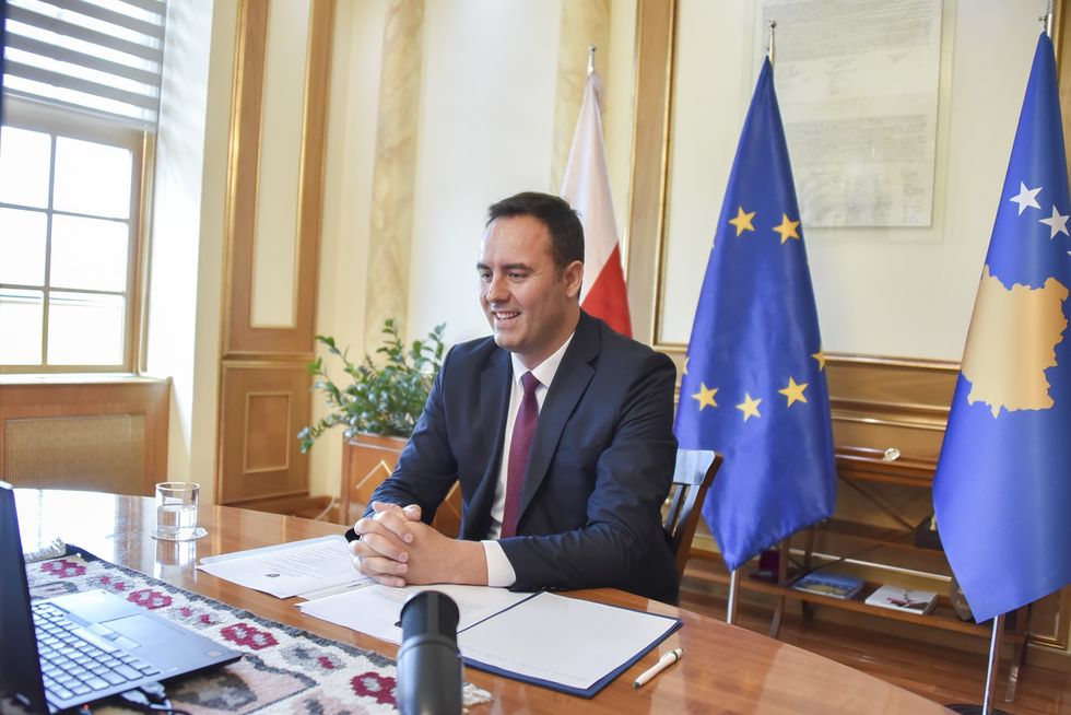 2022 06 07 Kryetari Konjufca zhvilloi takim virtual me kryeparlamentaren polake Witek 1