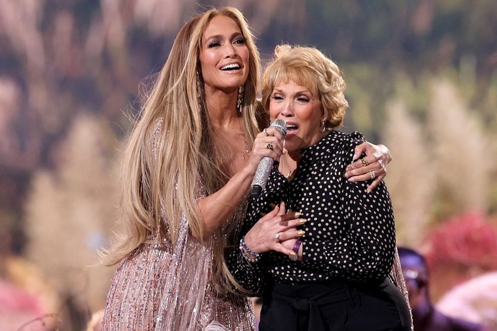 2022/06/attachment-jennifer-lopez-mother-thinks-of-ben-affleck-e1655447612851.jpg