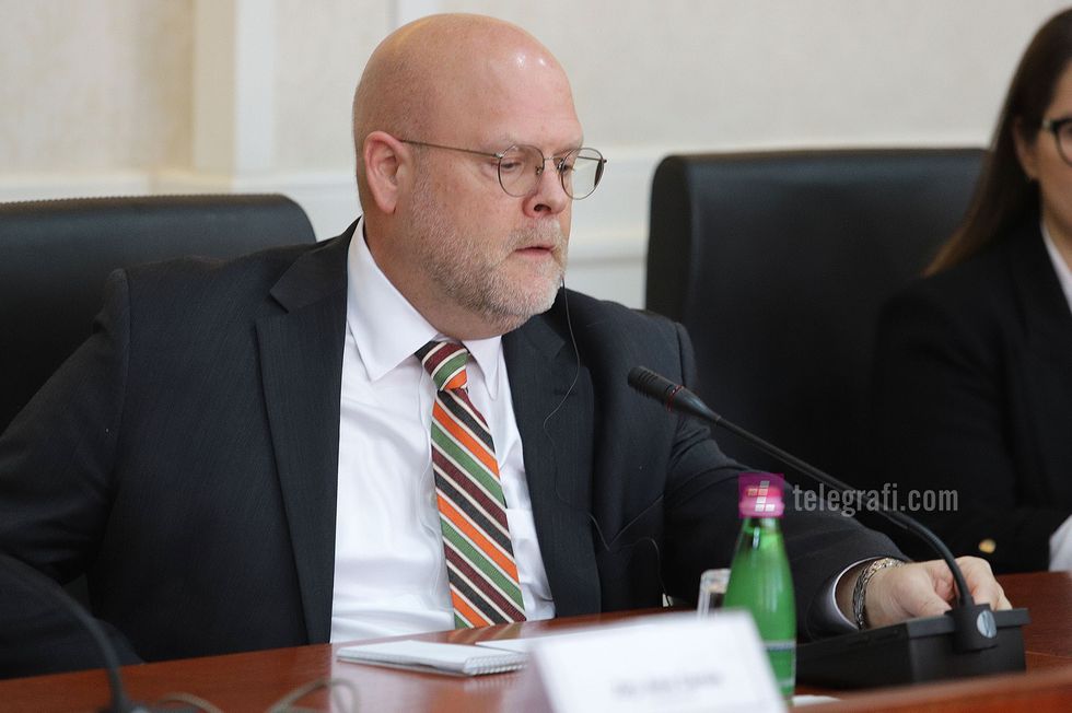 2022/06/Jeffrey-Hovenier-ambasador-i-SHBA-ve-ne-Kosove-foto-Ridvan-Slivova-12-e1659607714979.jpg