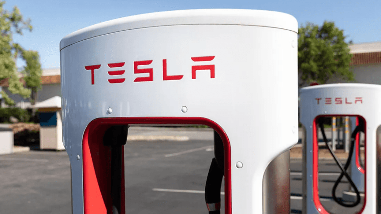 2022/06/Tesla-1.png