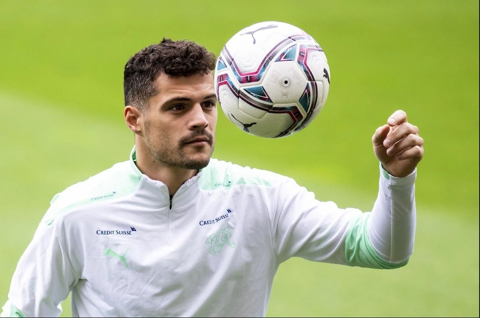 2022/06/xhaka.jpg