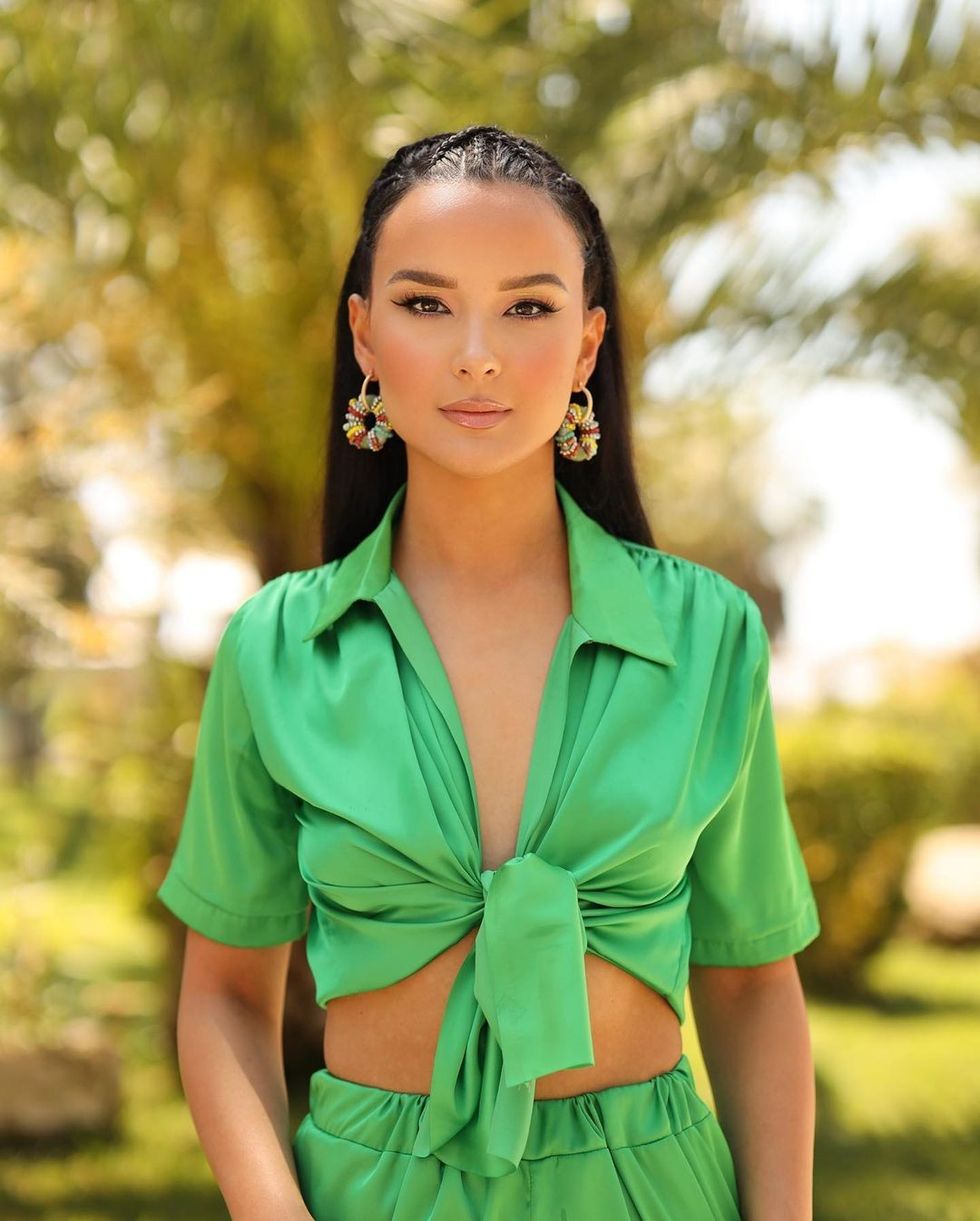 Sariq eshaklar yuqori sifatli porno rasmlar Porno rus qishloq ayollar