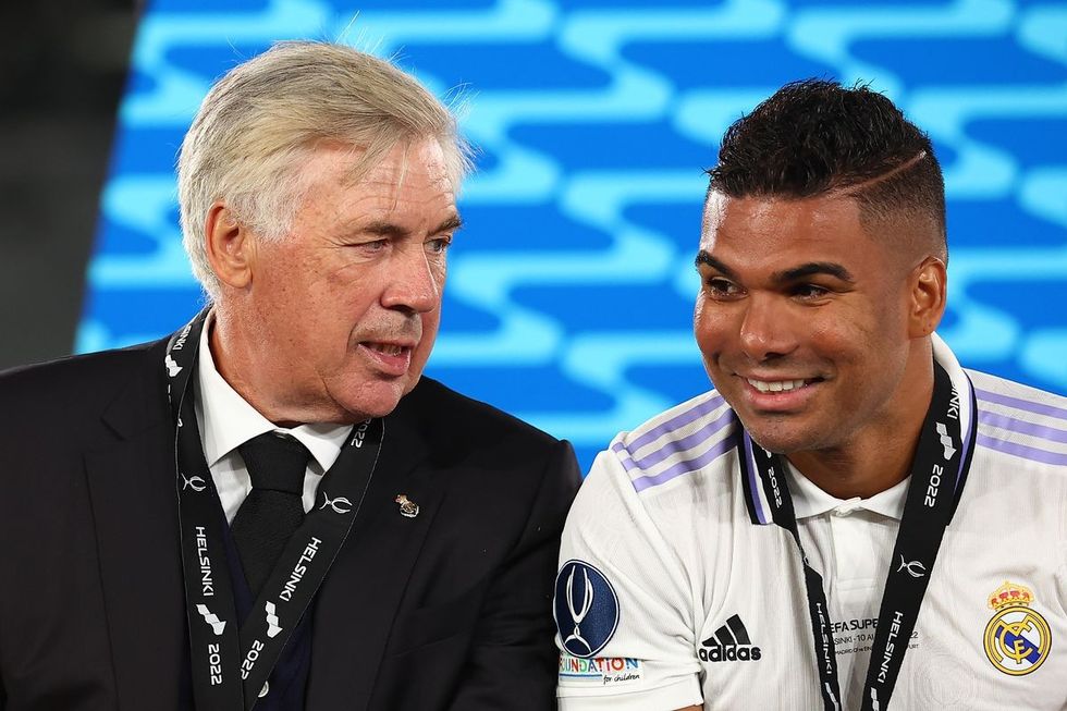 2022/08/ancelotti-casemiro.jpg