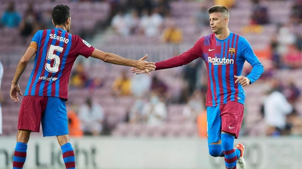 2022/08/busquets-pique-1.jpeg