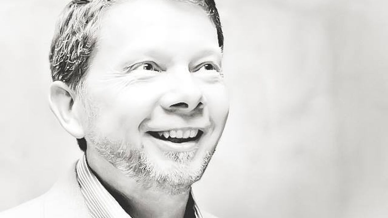 2022/08/Eckhart-Tolle.jpg