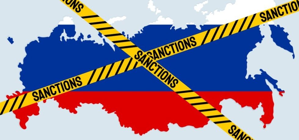 2022/08/russia-sanctions.jpg