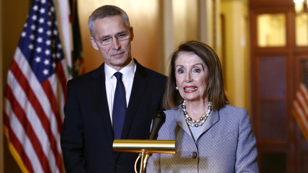 2022/08/t_822a2d852ce64f4d9b9d91f28cd06c79_name_20190403_pelosi_stoltenberg_ap.jpg