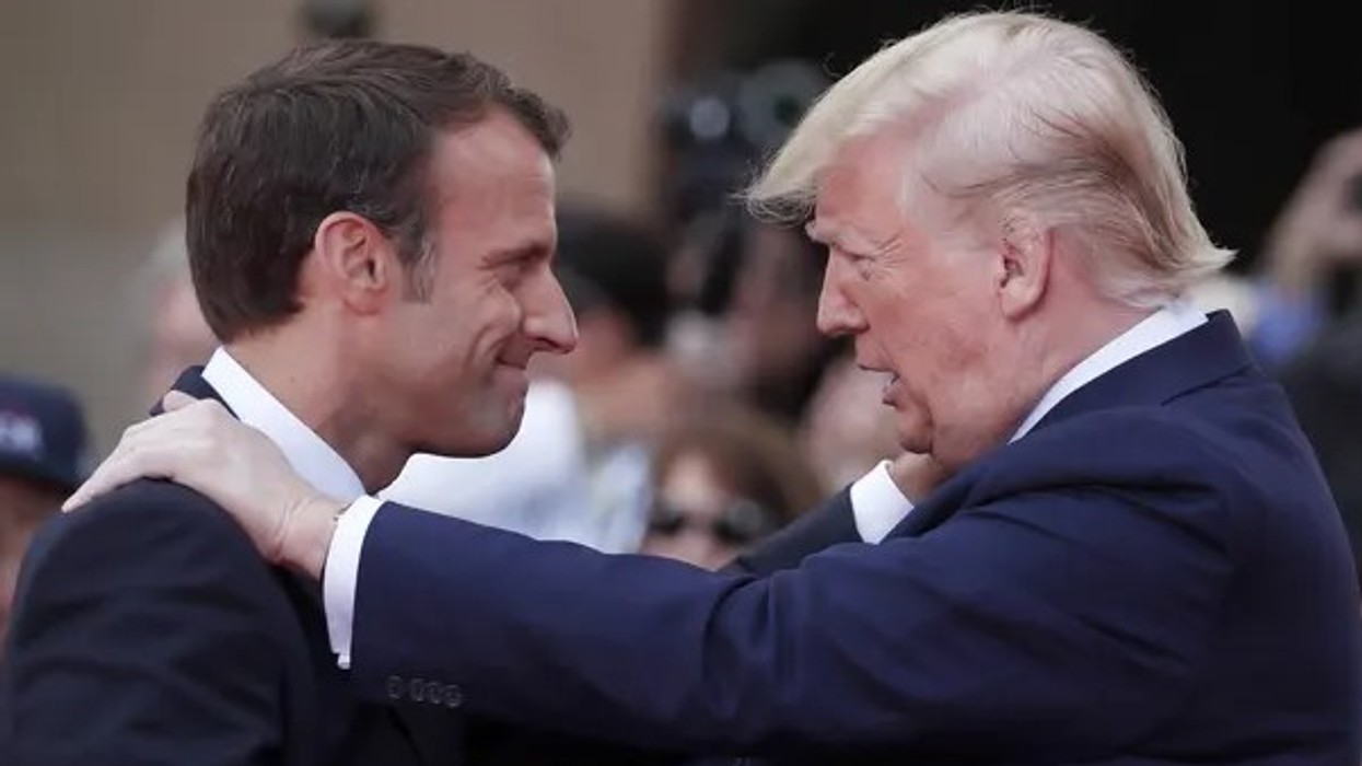 2022/08/TrumpandMacron.jpg