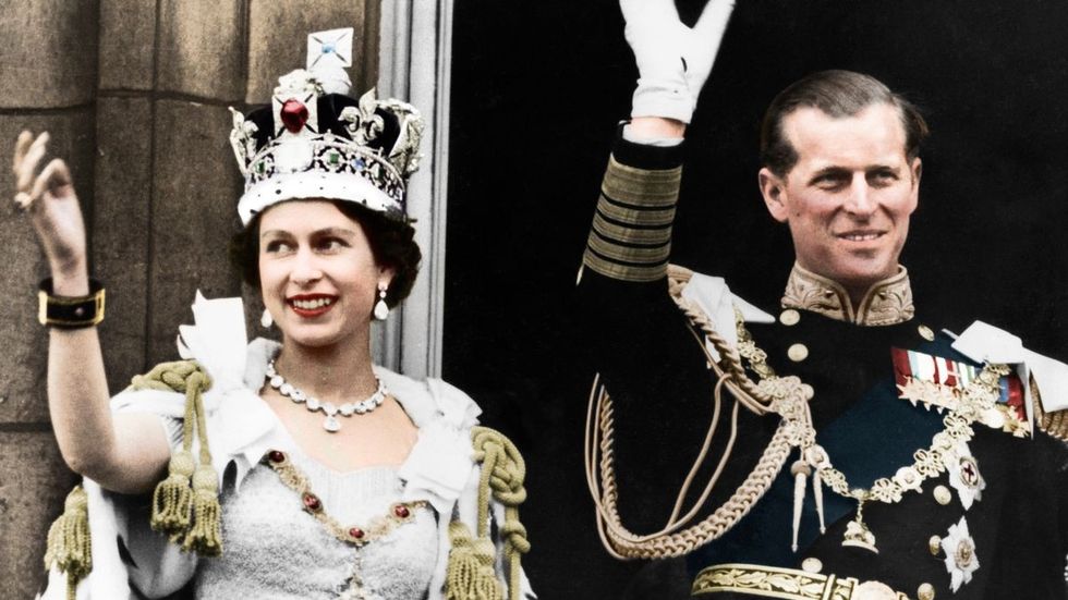 2022/09/0_Queen-Elizabeth-Ii-And-The-Duke-Of-Edinburgh-On-Their-Coronation-Day.jpg