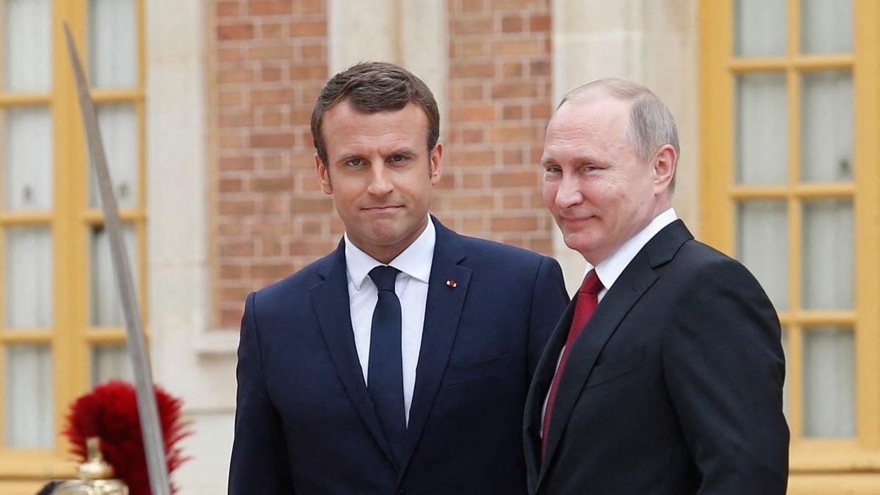 2022/10/macron_and_putin_0_1200x768.jpeg