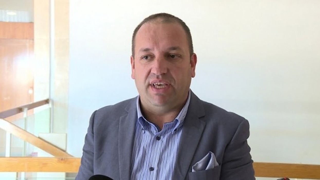 2022/11/dujovski.jpg