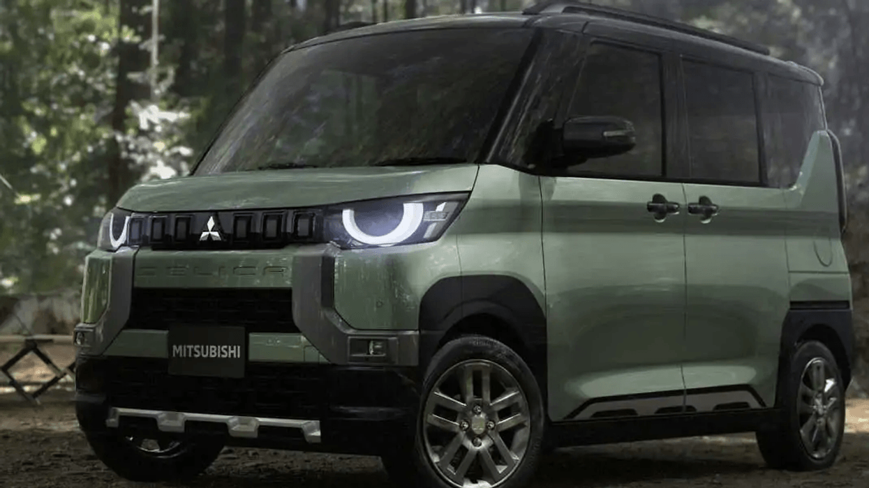 2022/11/Mitsubishi-Delica-Mini.png
