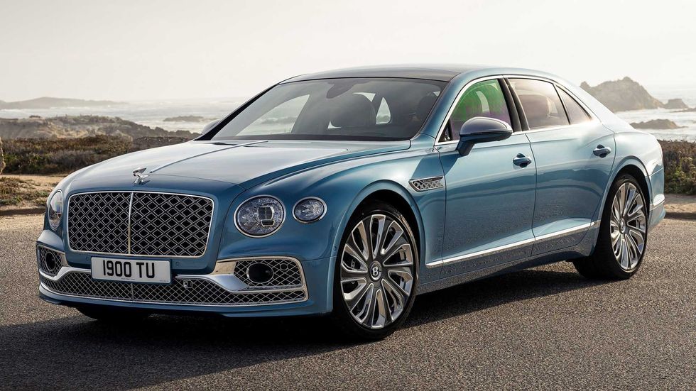 2022 bentley flying spur mulliner three quarters