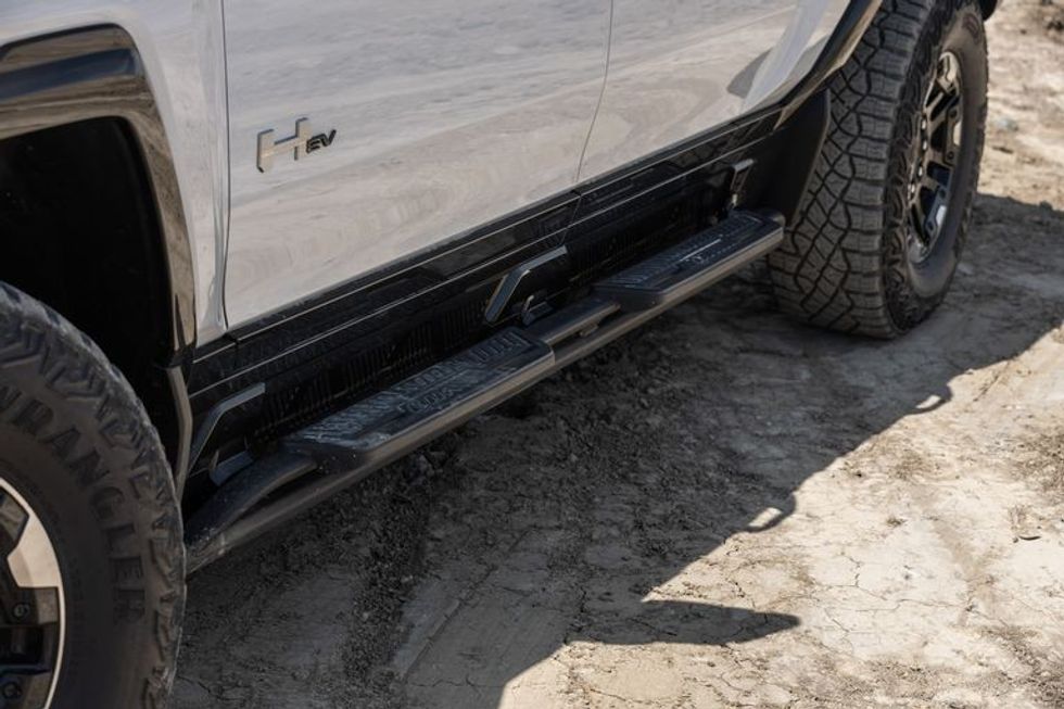 2022 gmc hummer ev edition 1 pickup 137 1657891669