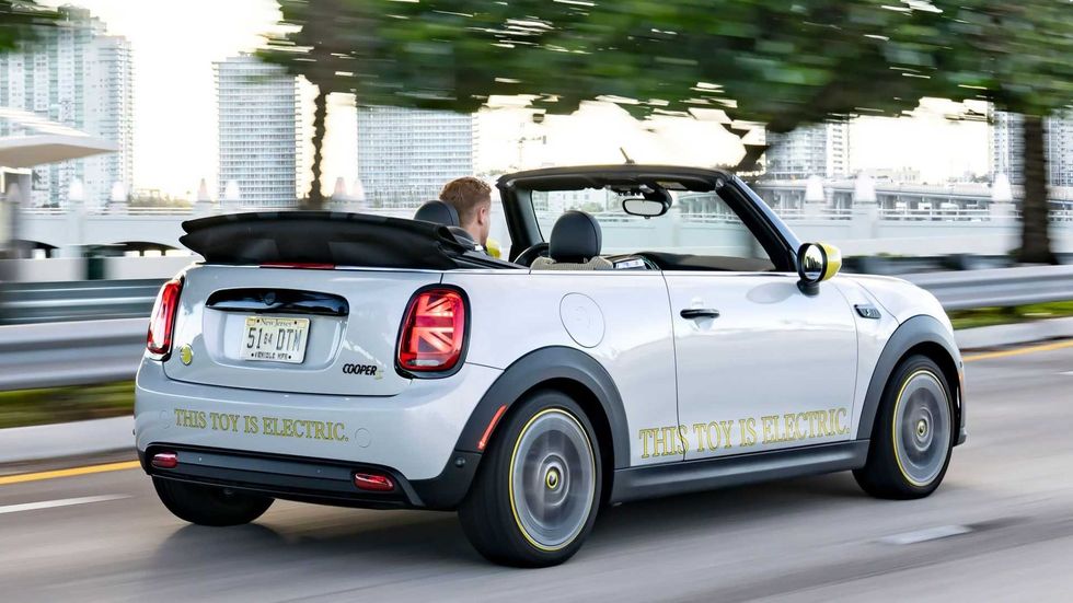 2022 mini cooper se convertible one off 1