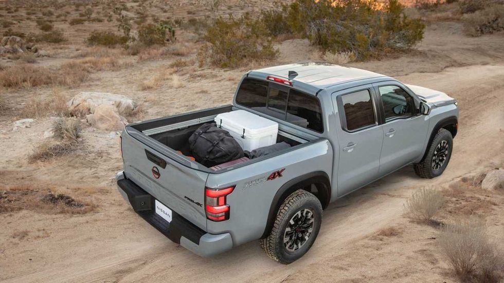 2022 nissan frontier exterior rear quarter