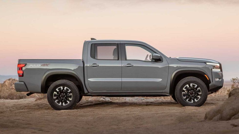 2022 nissan frontier exterior side profile