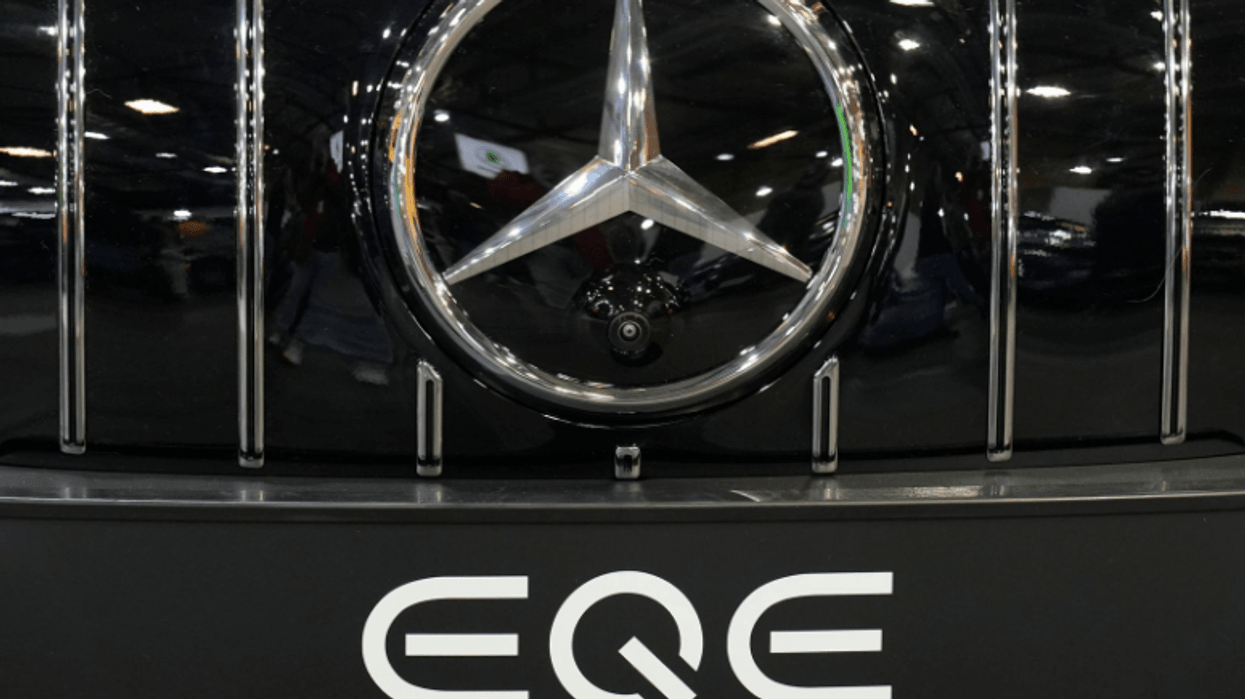 2023/01/Mercedes.png